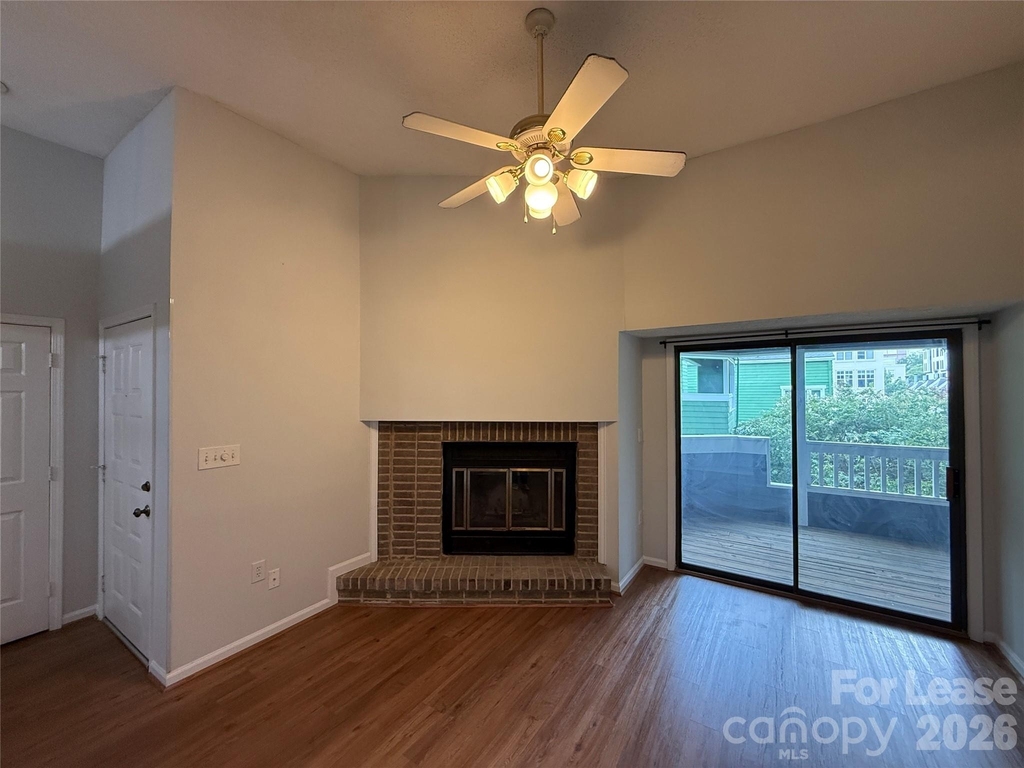 415 W 8th Street - Photo 1