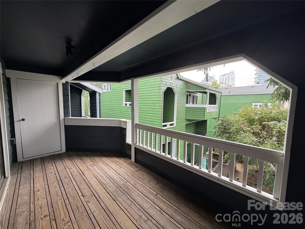 415 W 8th Street - Photo 9