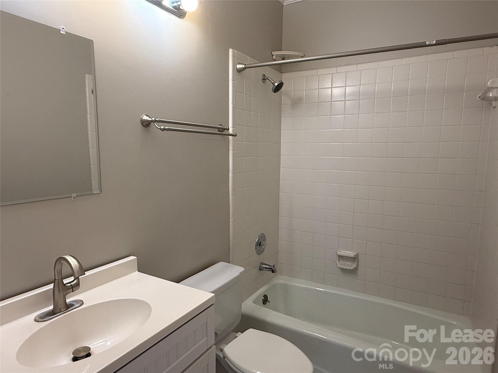 1014 Queens Road - Photo 6