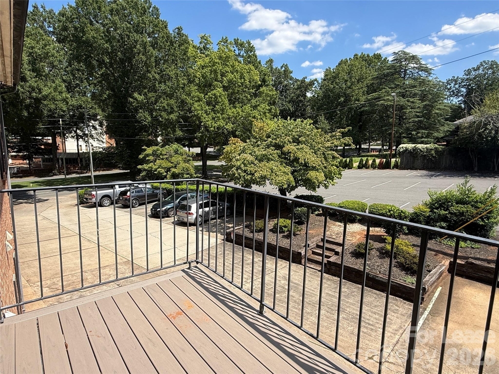 1014 Queens Road - Photo 11