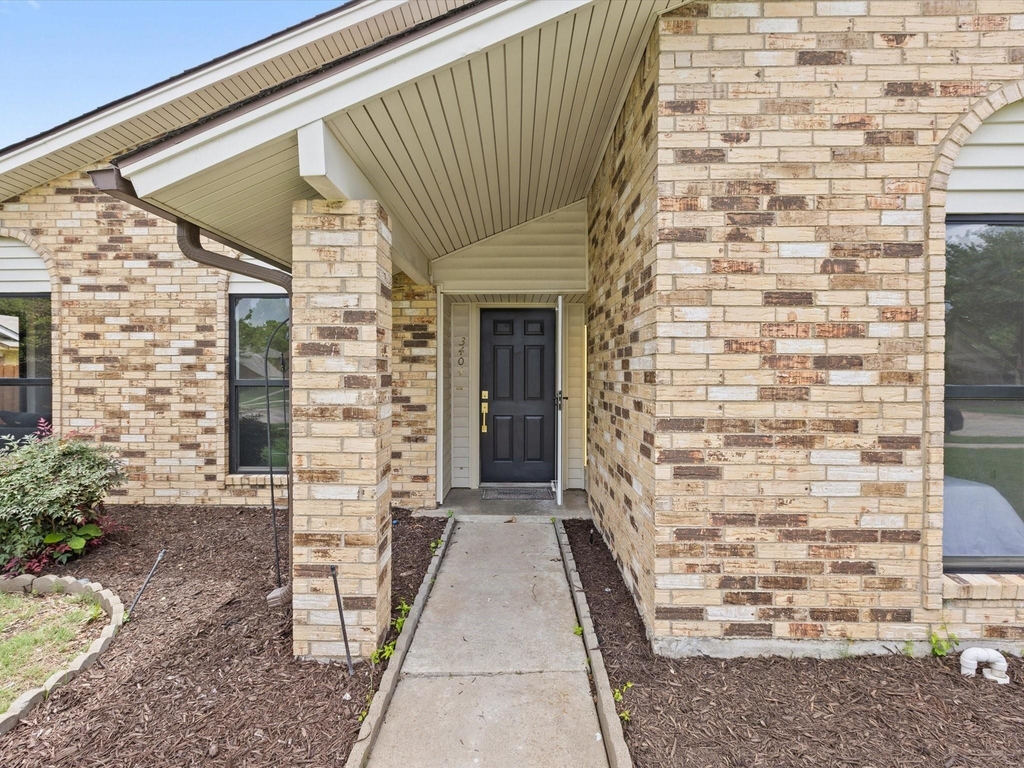 3404 Newkirk Drive - Photo 2