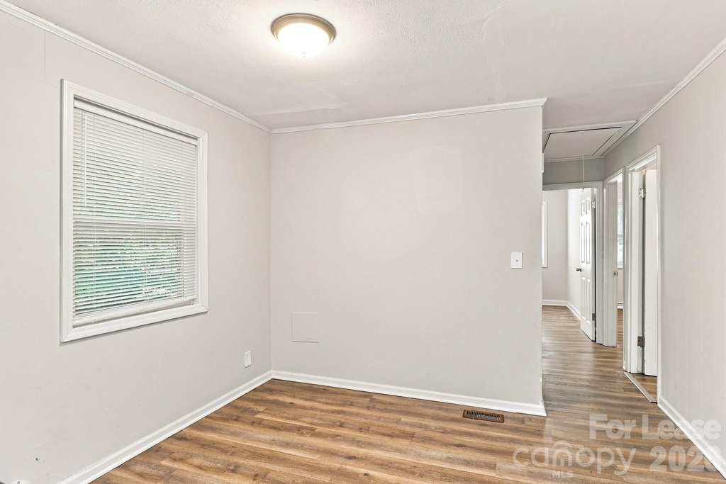 2746 Mary Avenue - Photo 11