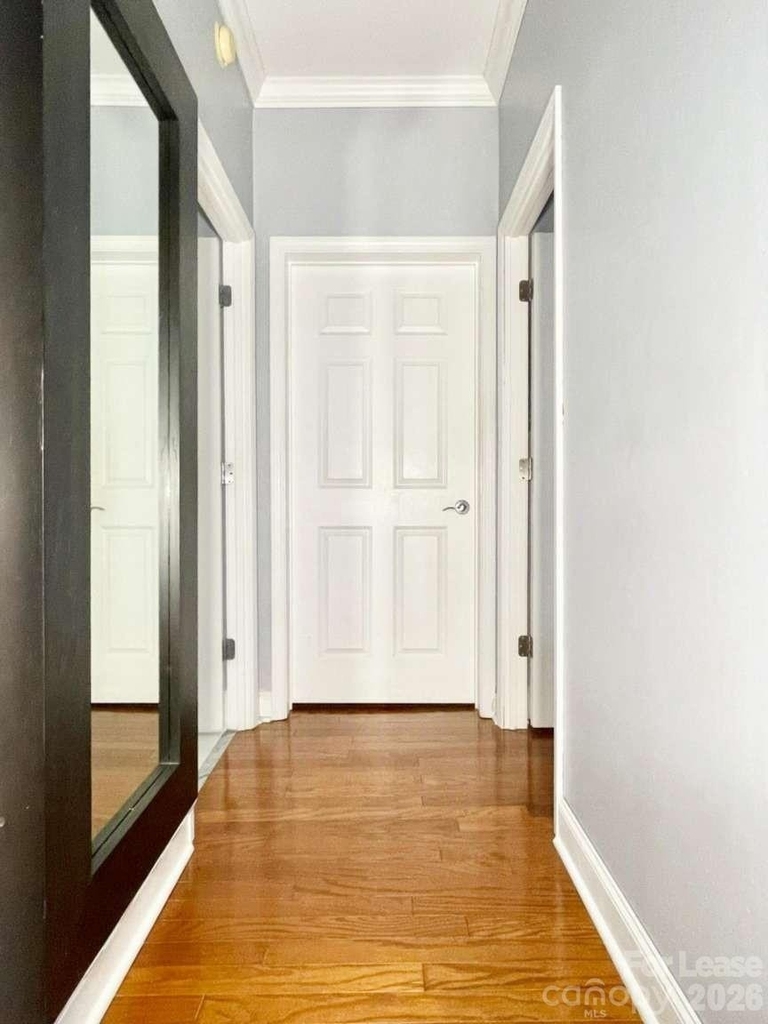 300 W 5th Street - Photo 14