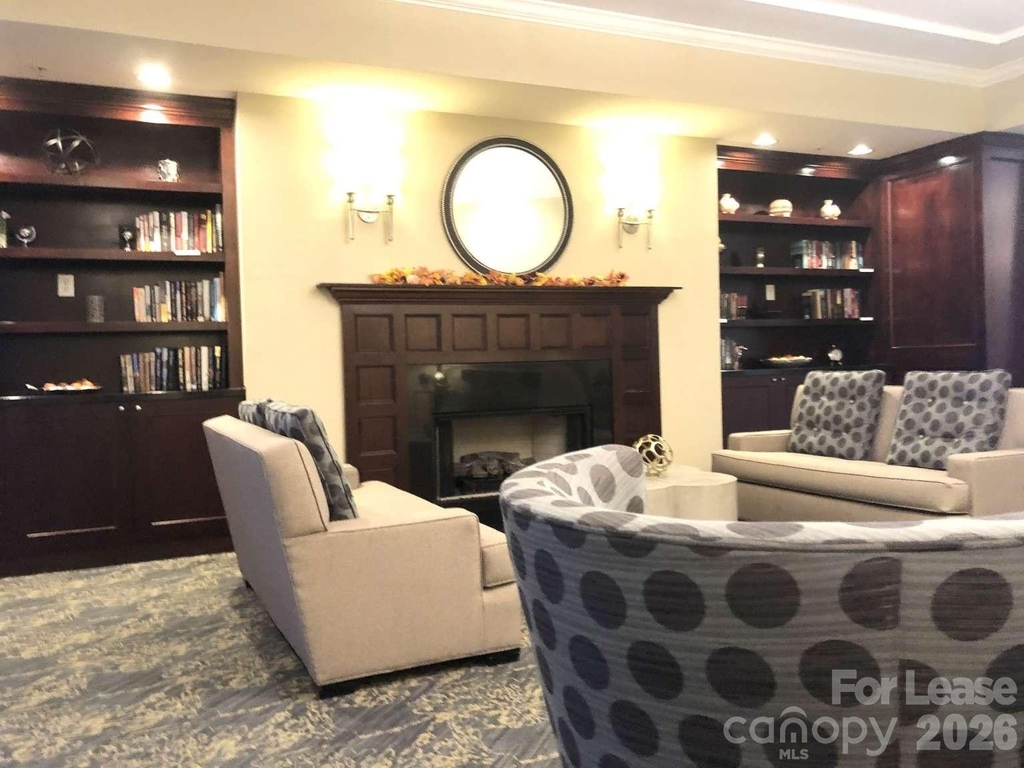 300 W 5th Street - Photo 21