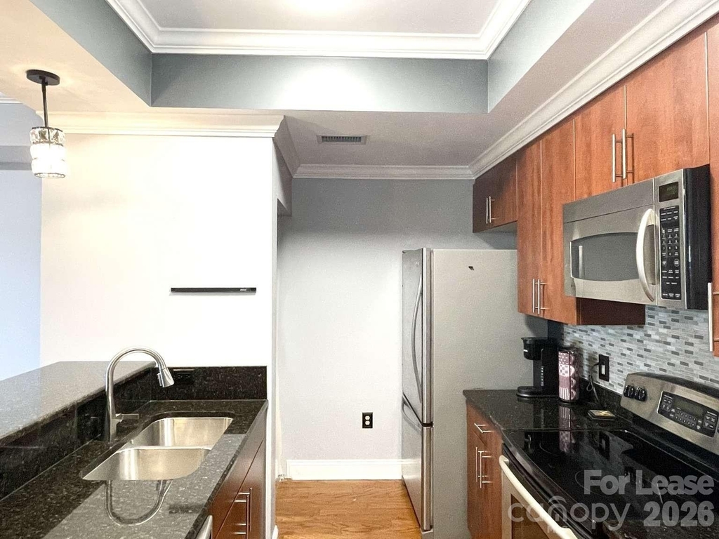 300 W 5th Street - Photo 6