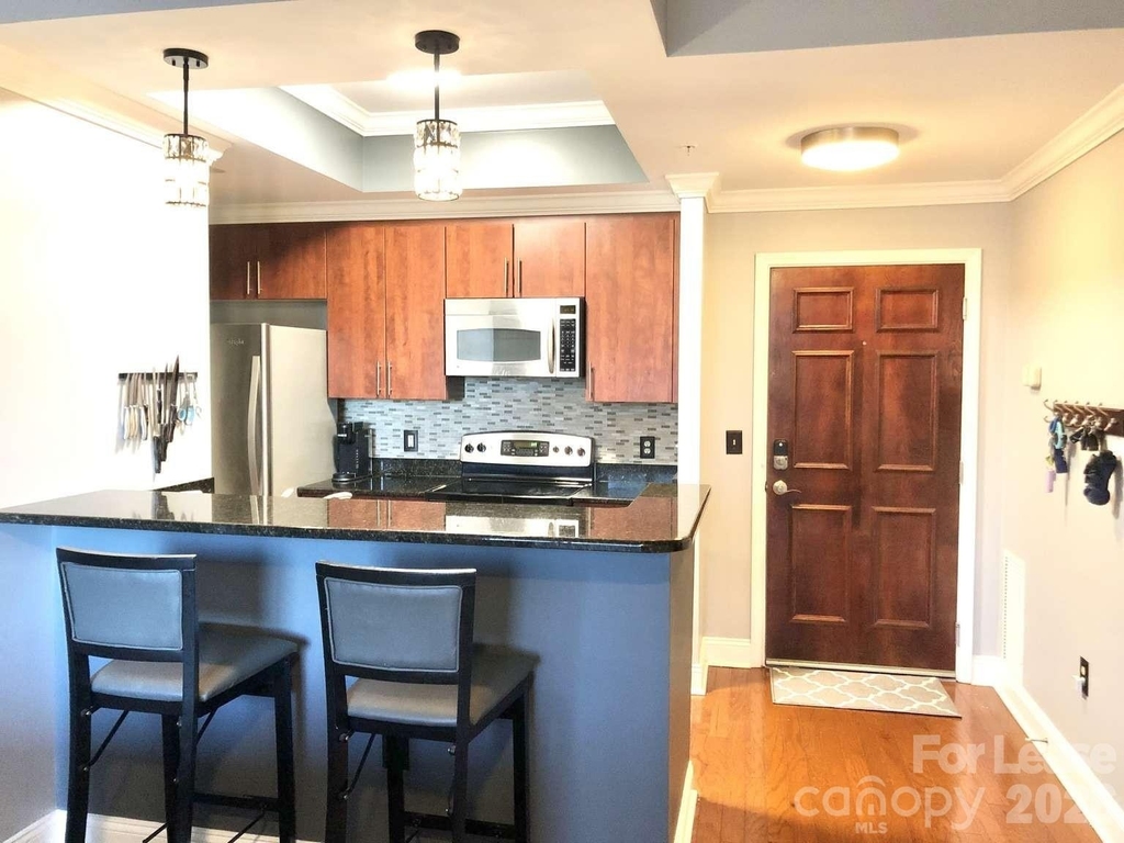 300 W 5th Street - Photo 7