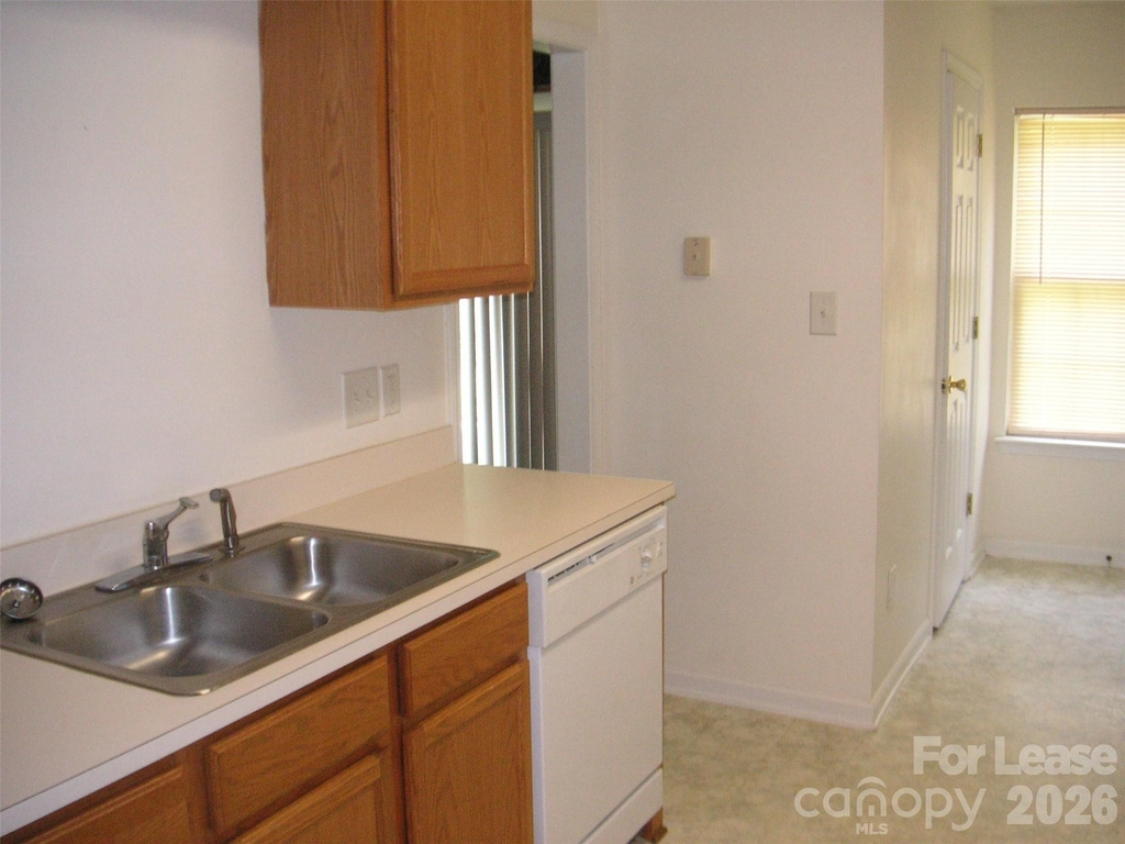 1005 Karendale Avenue - Photo 3