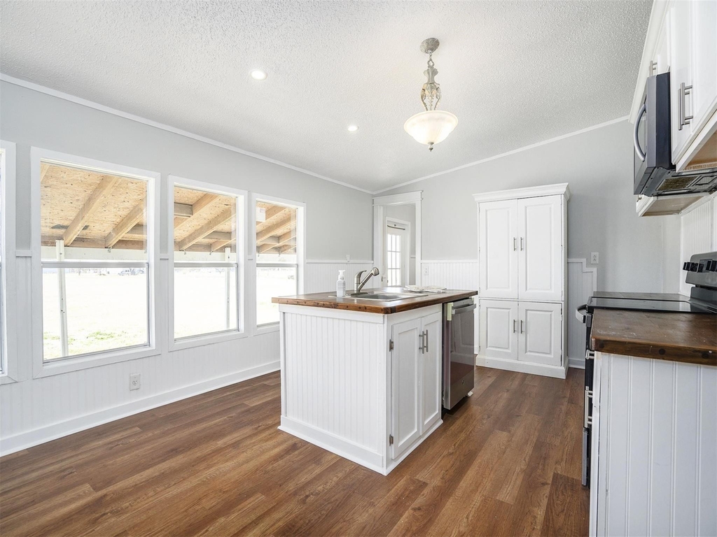 9558 Diamond Avenue - Photo 2