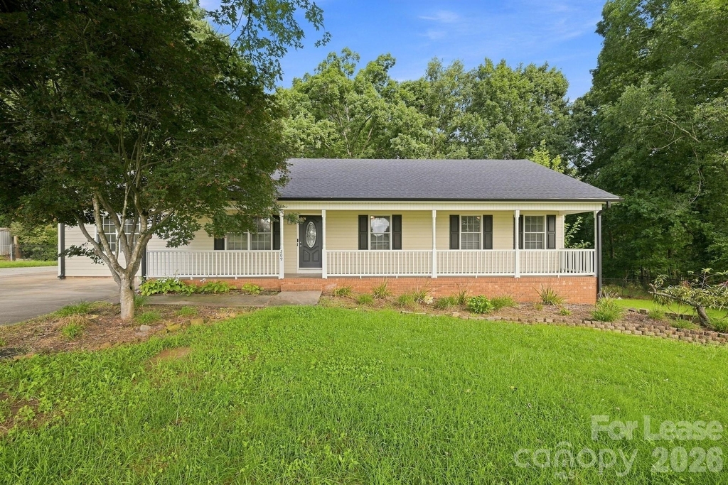 209 Pilots Ridge Drive - Photo 0
