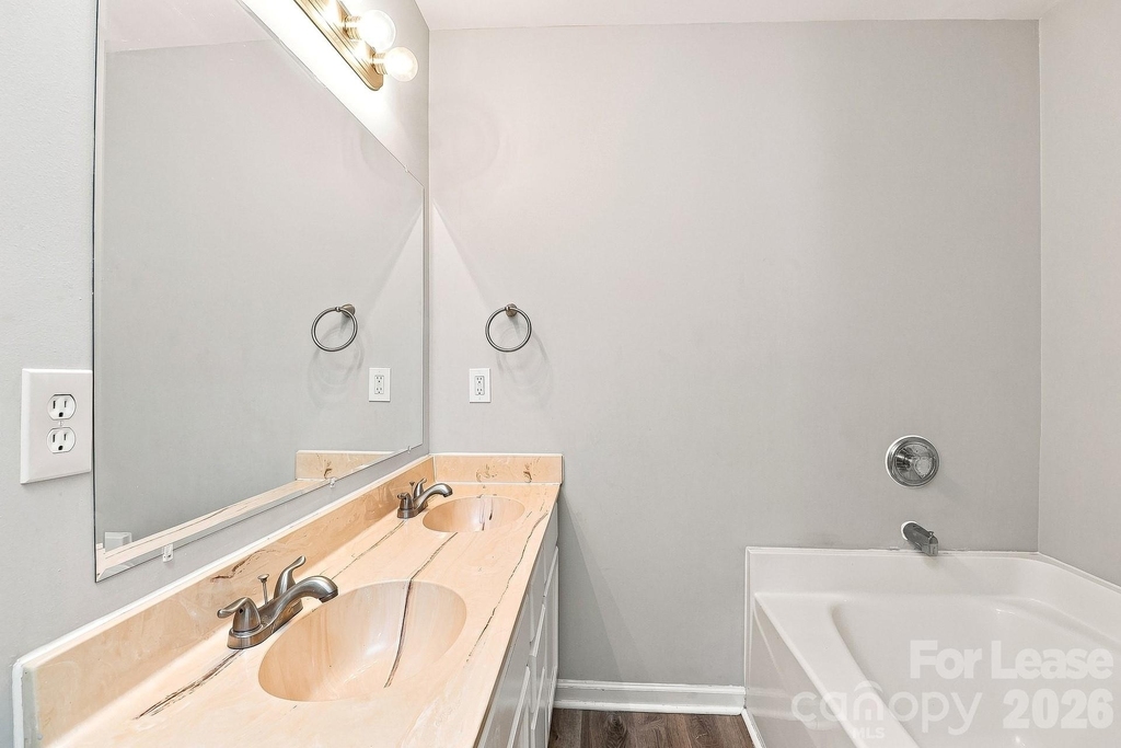 1109 Crescent Way - Photo 10