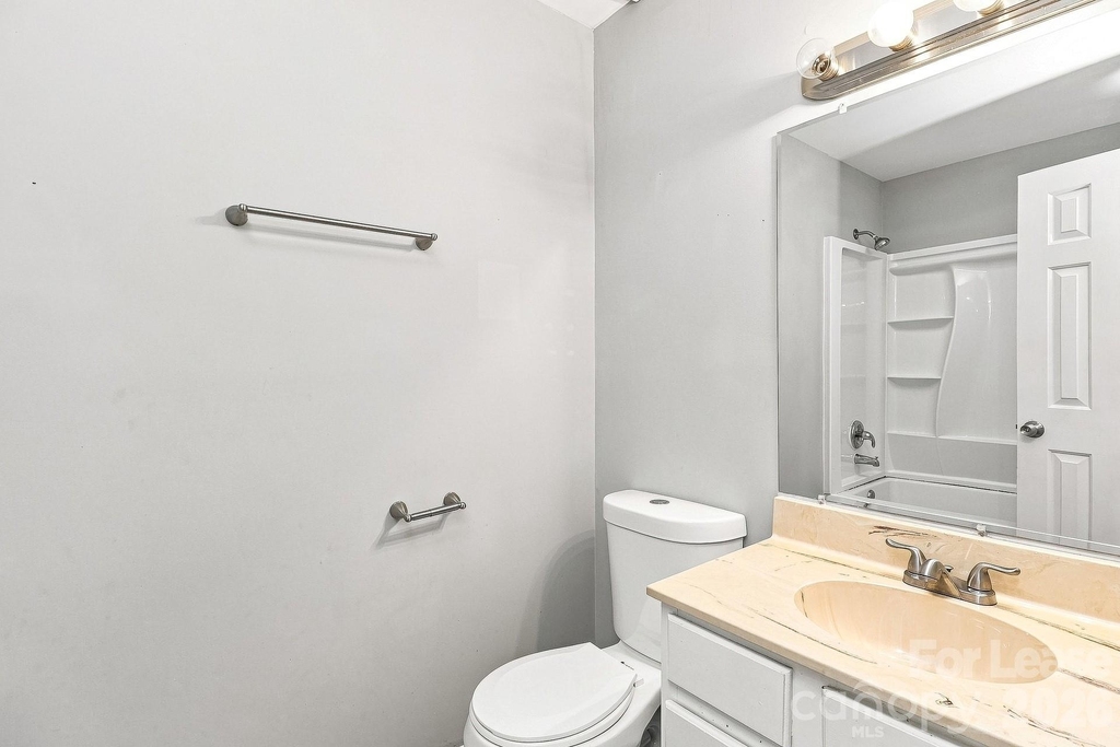 1109 Crescent Way - Photo 8