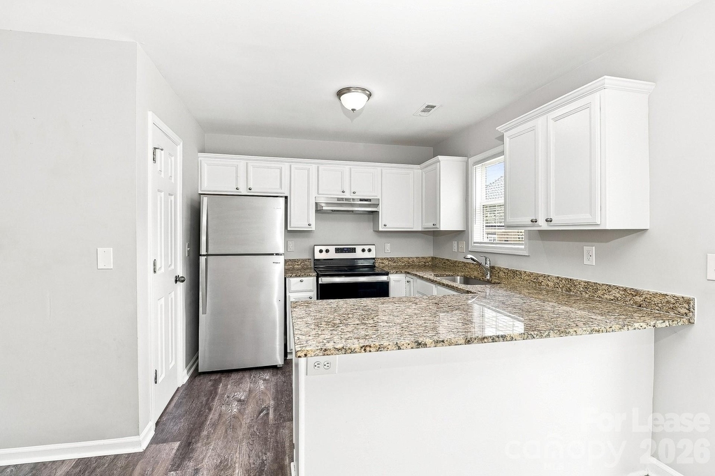 1109 Crescent Way - Photo 2