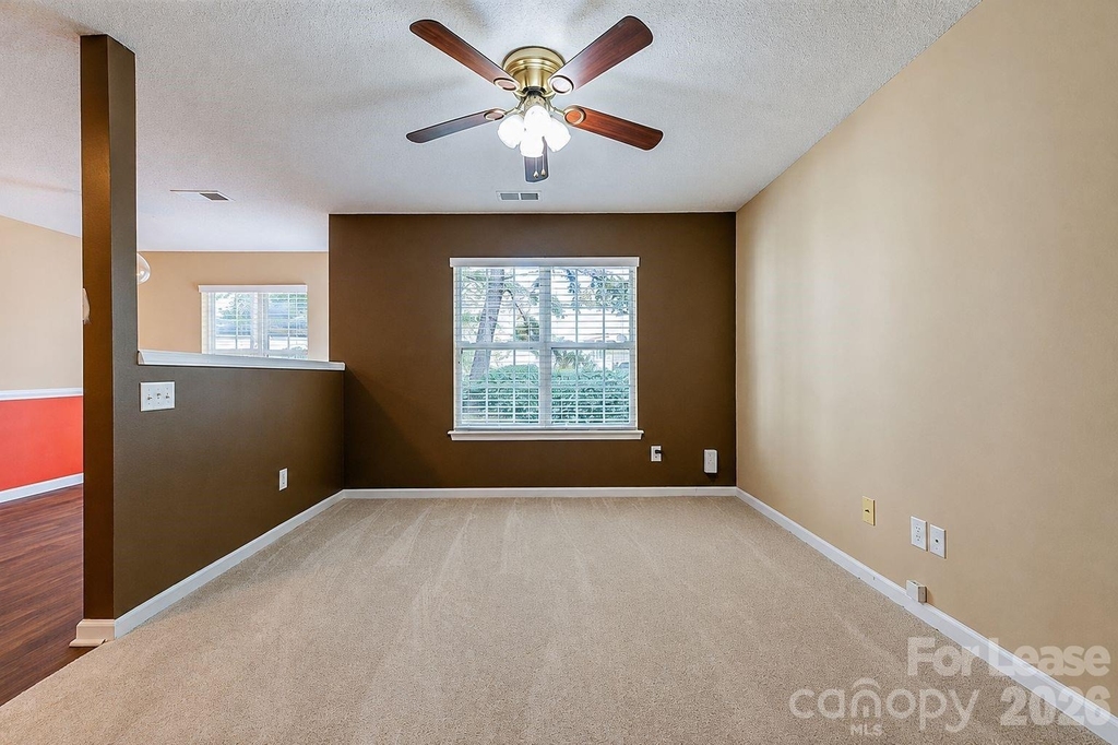 10048 University Park Lane - Photo 2