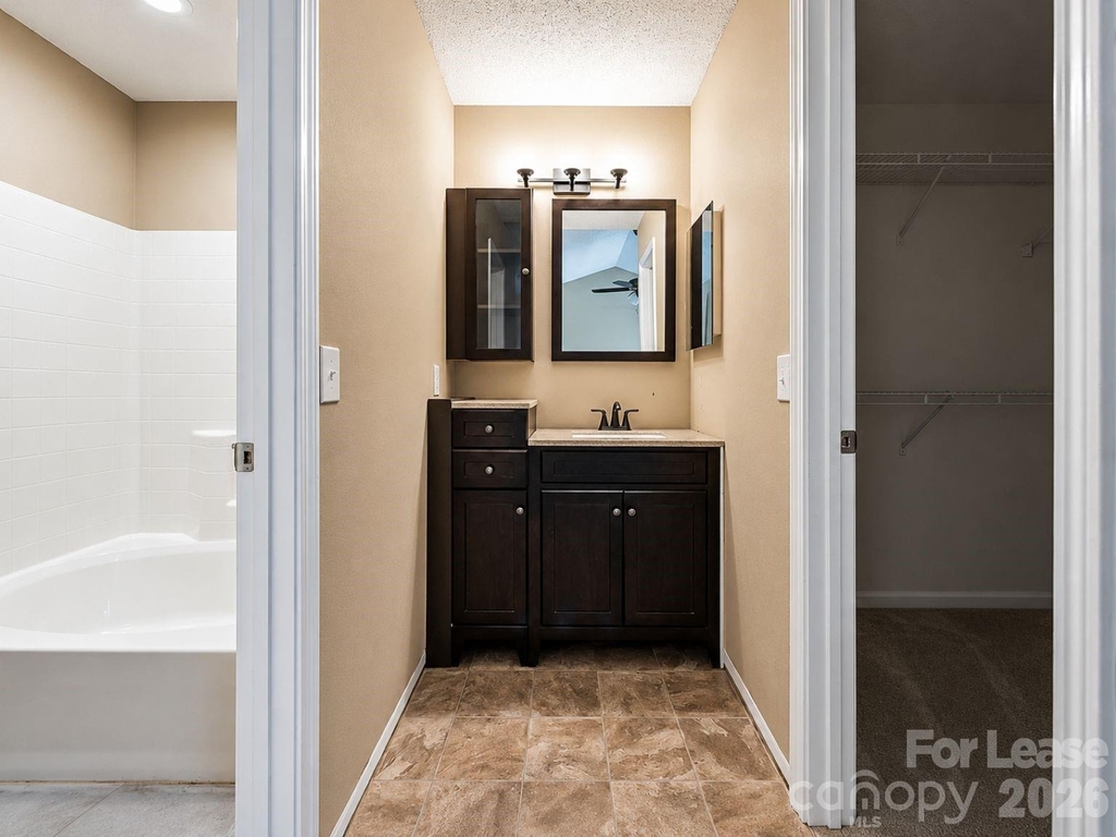 10048 University Park Lane - Photo 3