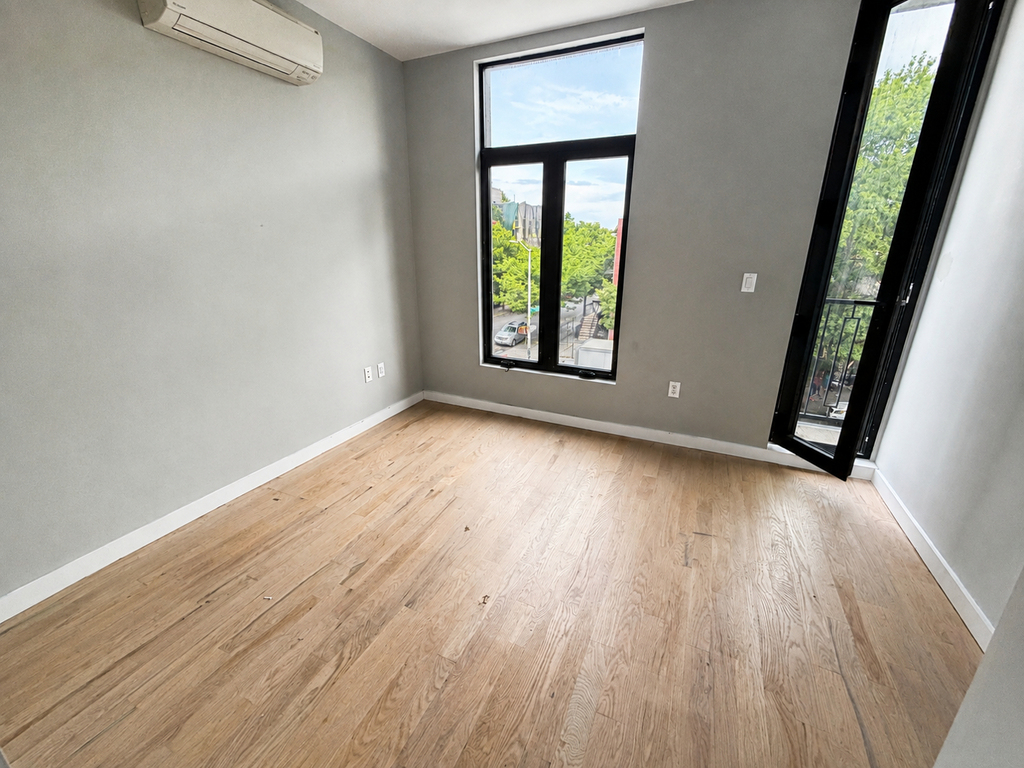 2819 Clarendon Road - Photo 10