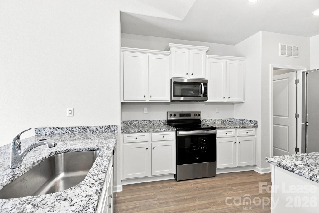 221 Aniston Lane - Photo 3