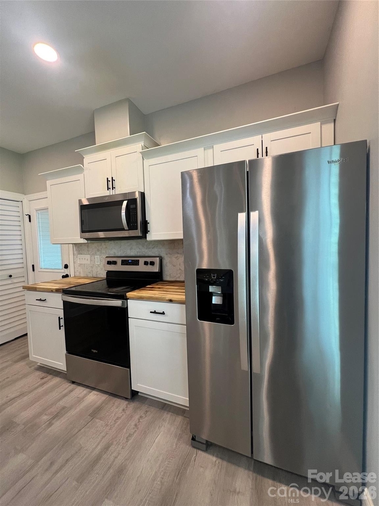 2425 Milton Avenue - Photo 4