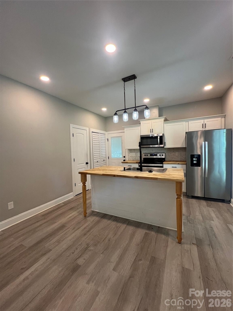 2425 Milton Avenue - Photo 3