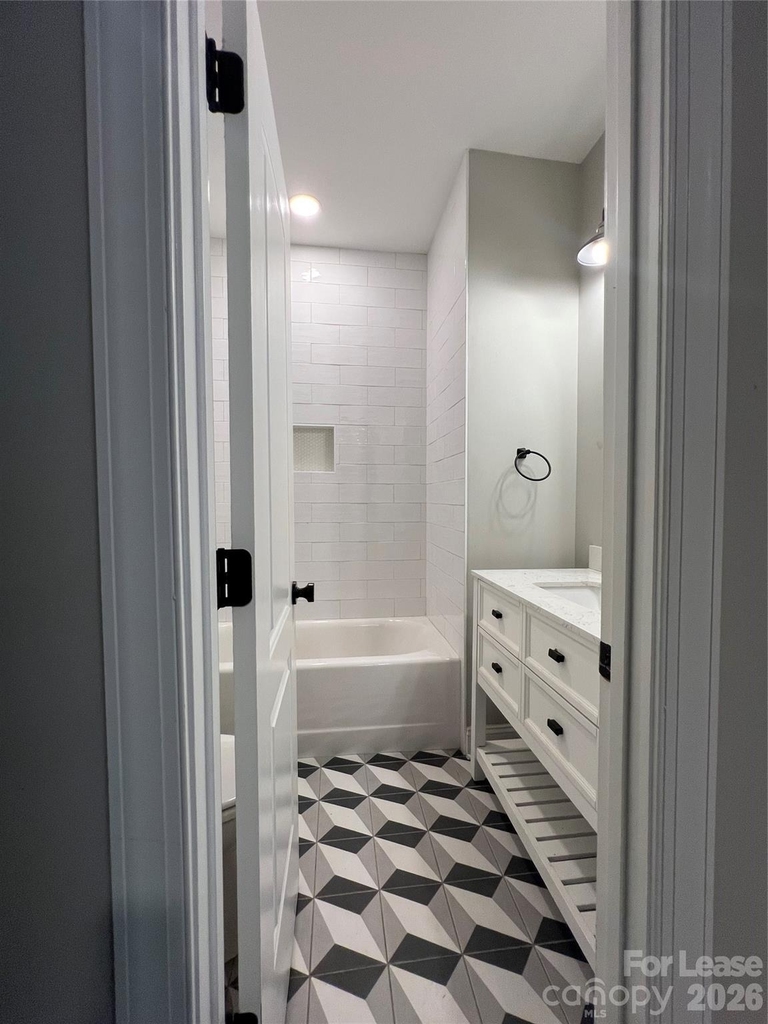 2425 Milton Avenue - Photo 12