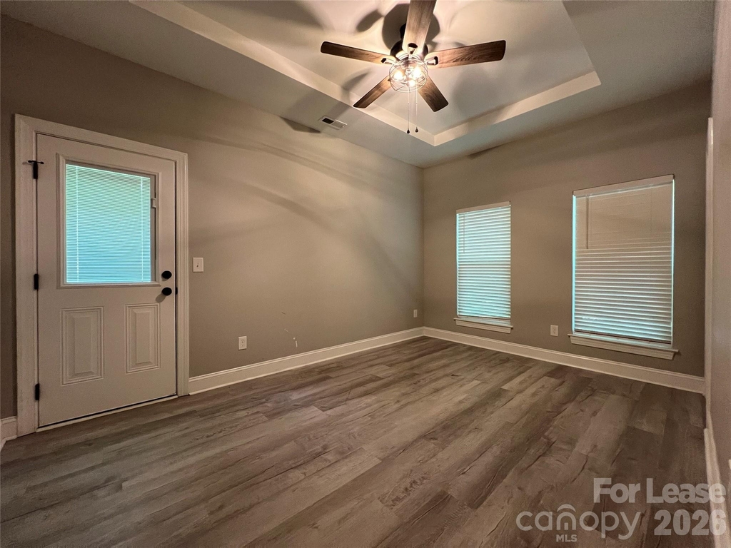 2425 Milton Avenue - Photo 6