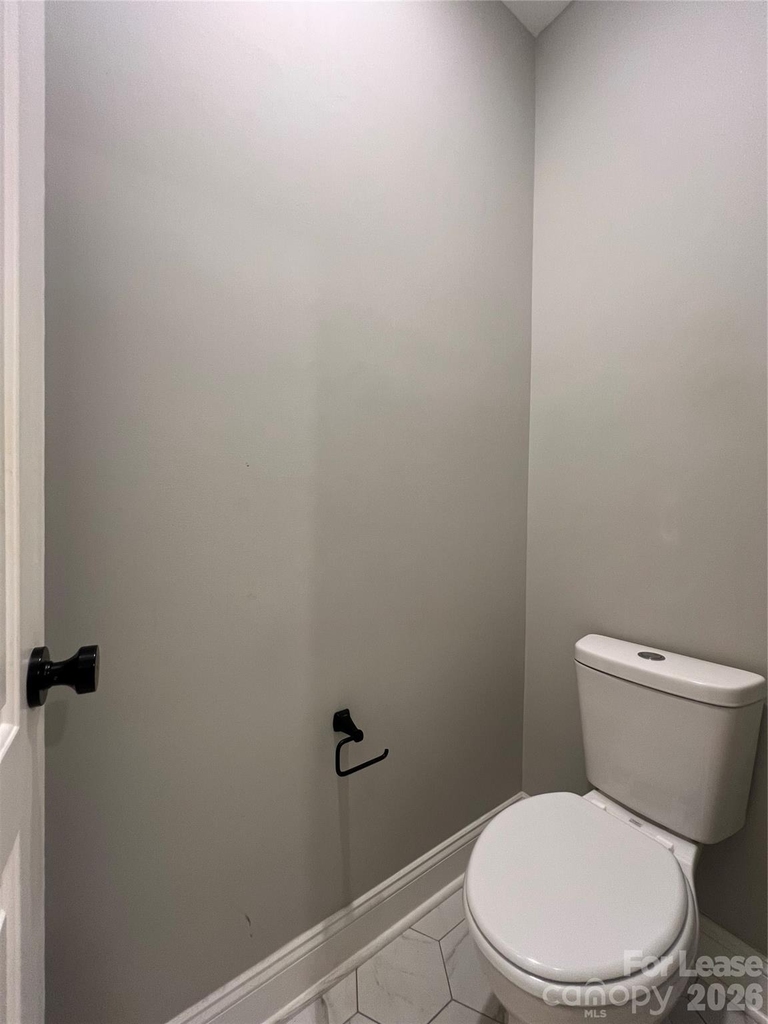 2425 Milton Avenue - Photo 10