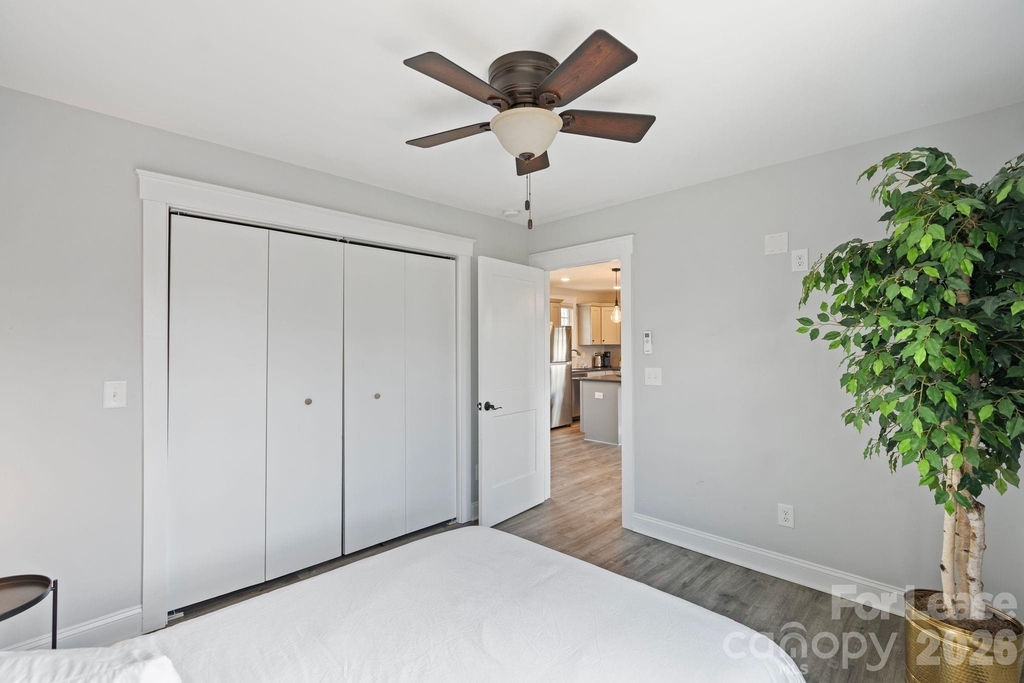 425 Tremont Avenue E - Photo 37