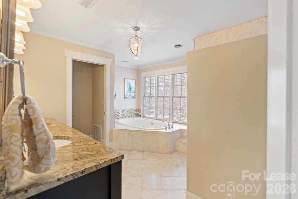 425 Tremont Avenue E - Photo 22