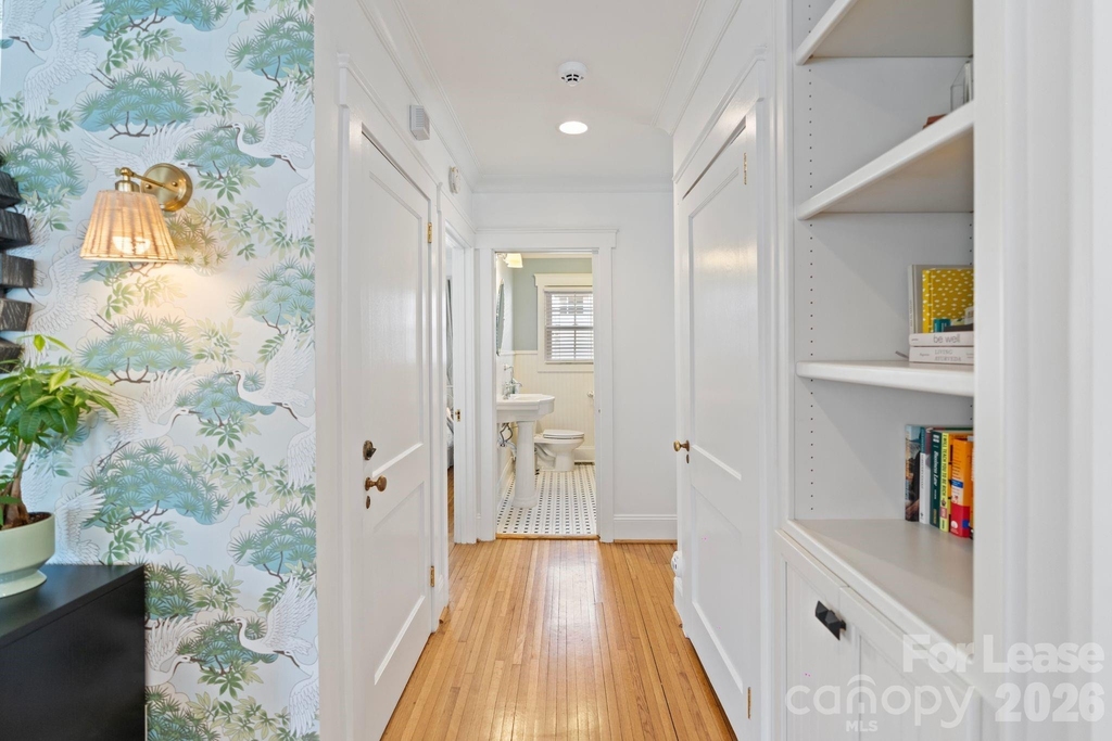 425 Tremont Avenue E - Photo 8