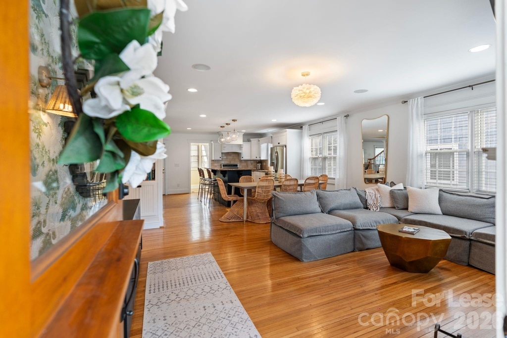 425 Tremont Avenue E - Photo 3