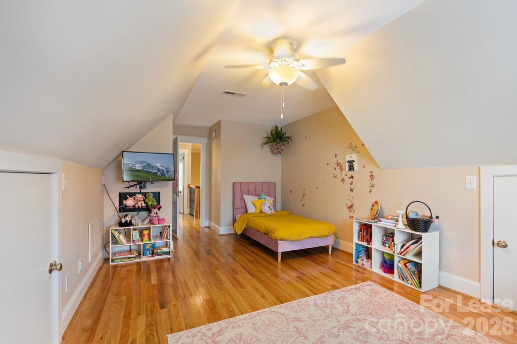 425 Tremont Avenue E - Photo 18