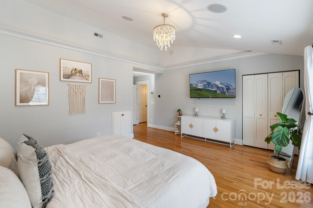 425 Tremont Avenue E - Photo 21
