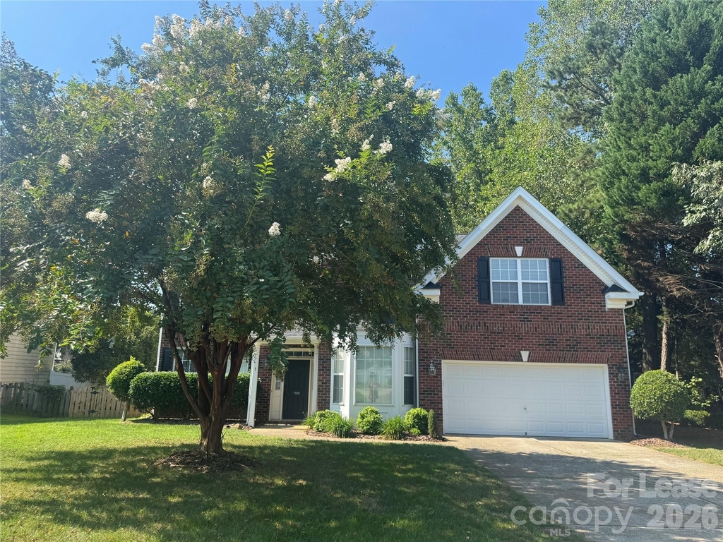 800 Pinkney Place - Photo 0