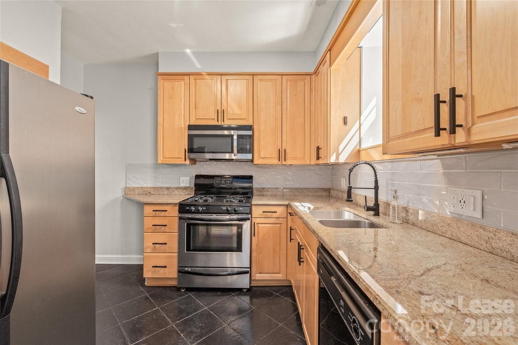 920 Monticello Terrace - Photo 9