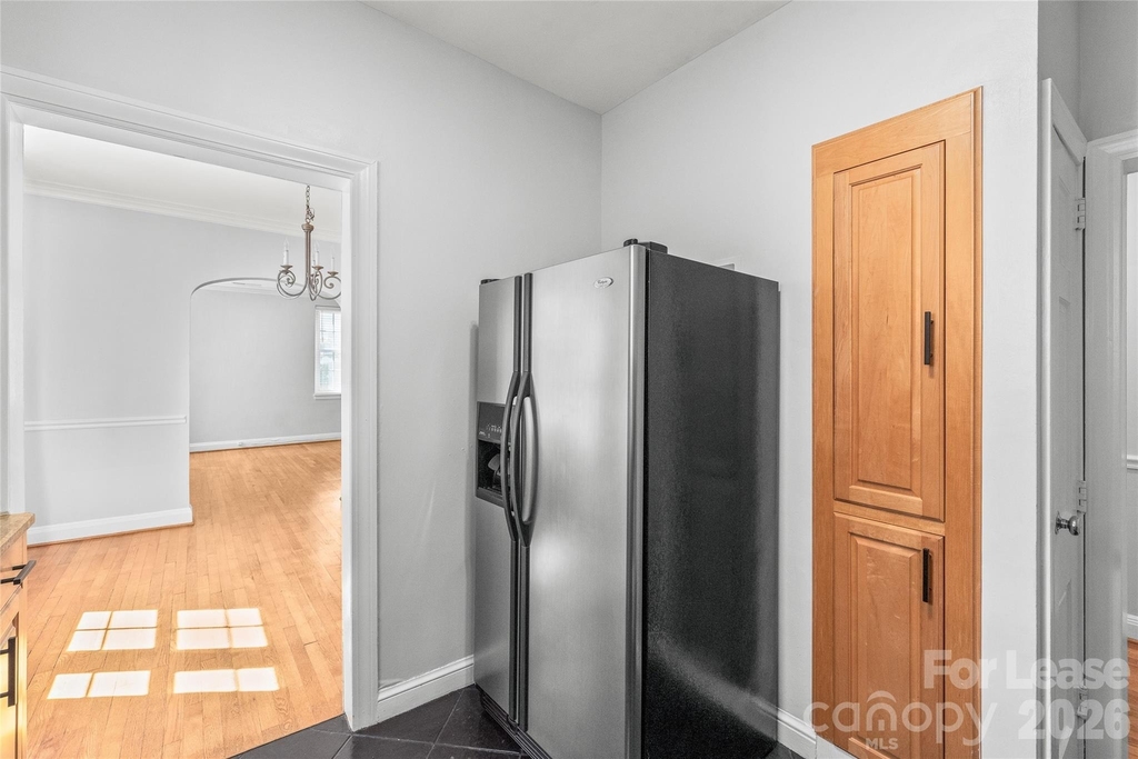 920 Monticello Terrace - Photo 11
