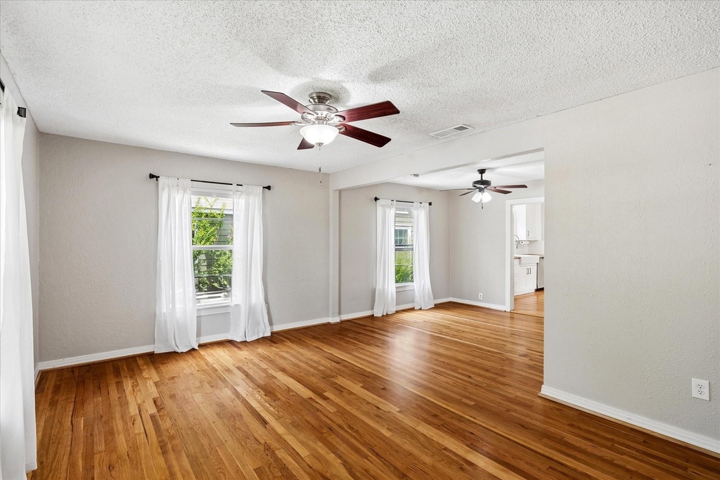 4708 Calmont Avenue - Photo 6
