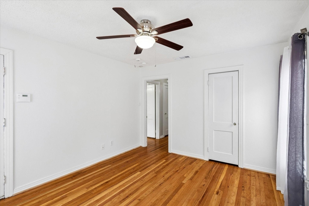4708 Calmont Avenue - Photo 16