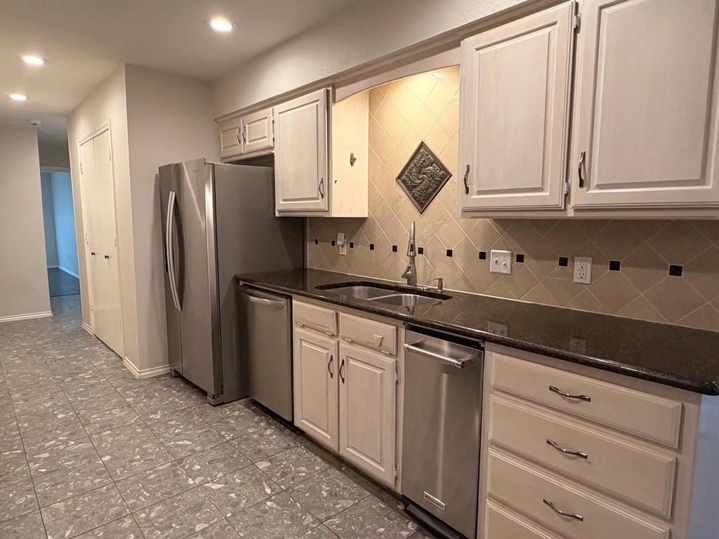 2024 N Saint Andrews Court - Photo 10