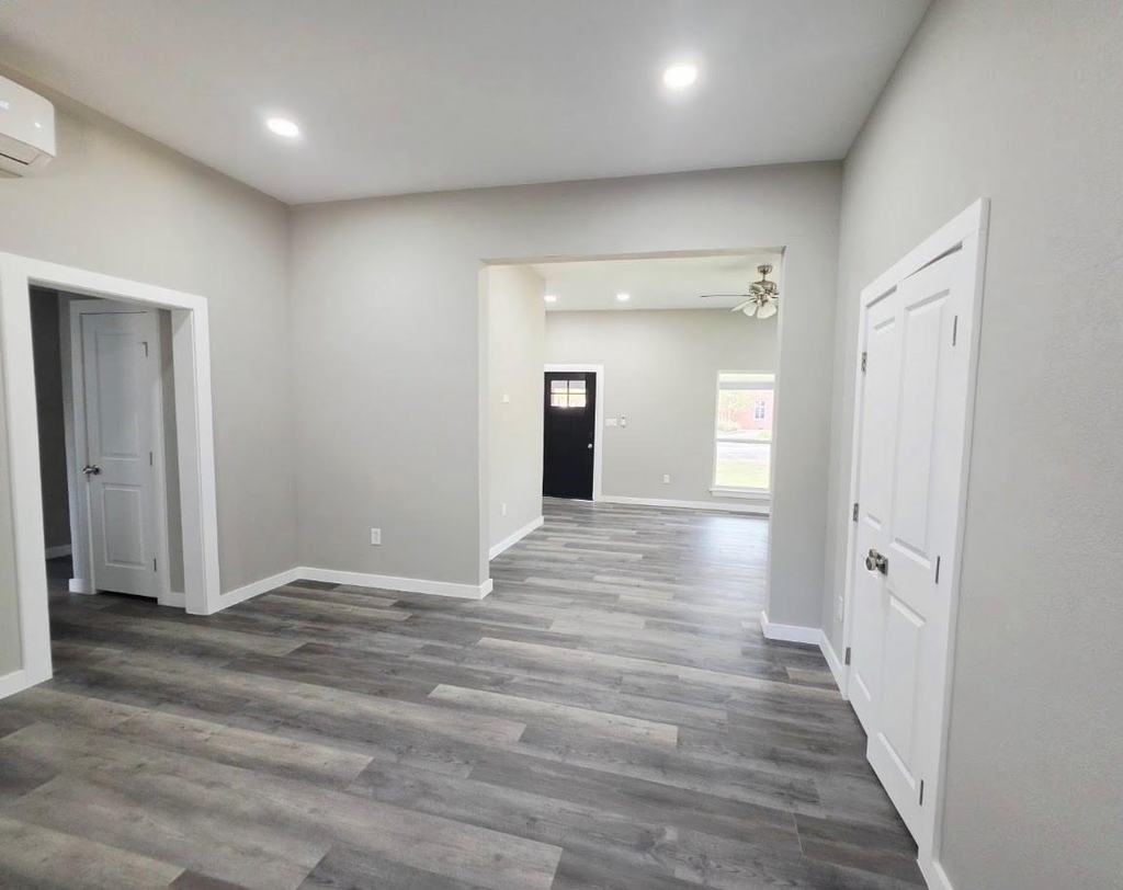 223 E Shreveport Street - Photo 7