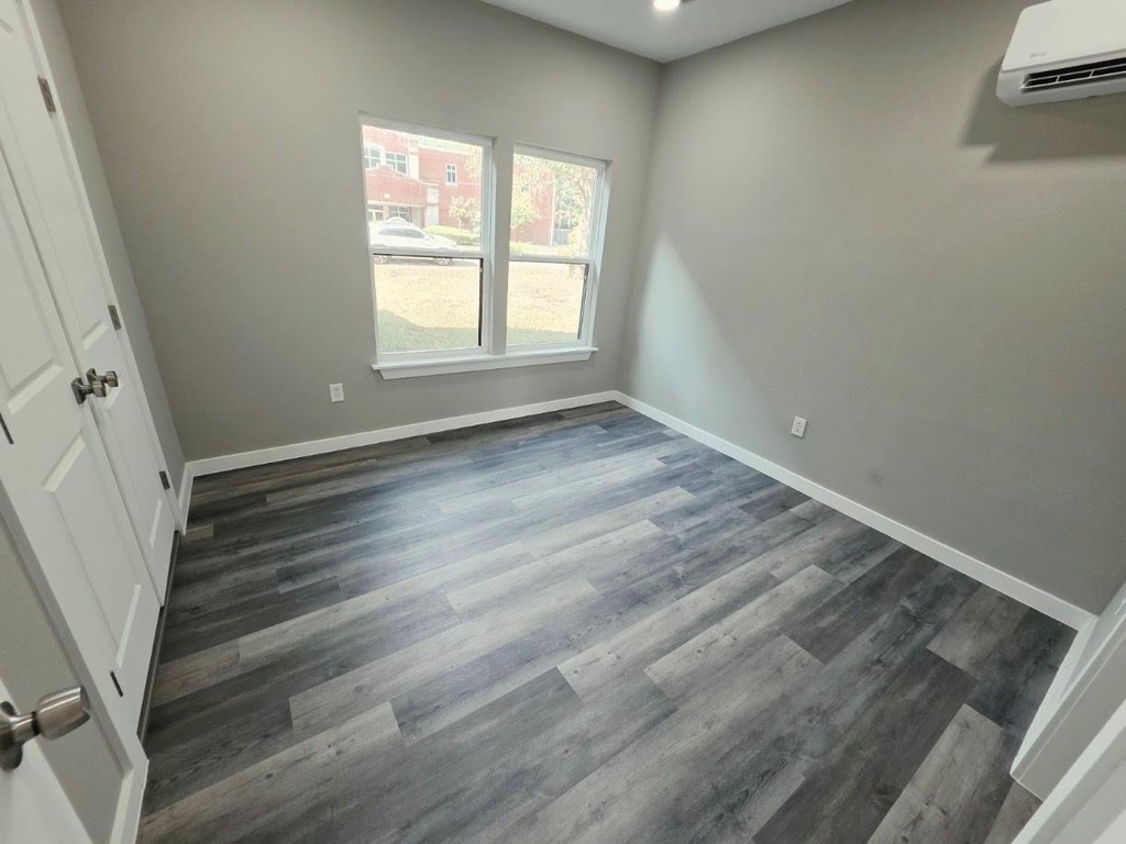 223 E Shreveport Street - Photo 12