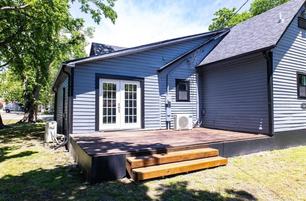 223 E Shreveport Street - Photo 3