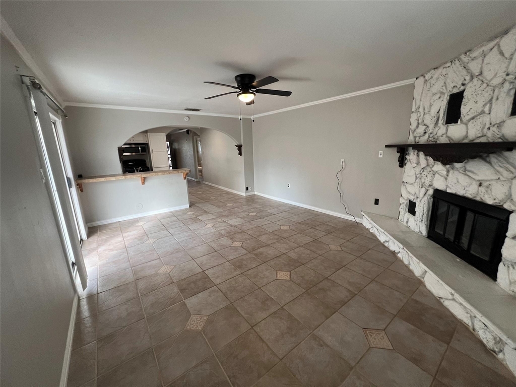 817 W Barron Avenue - Photo 1