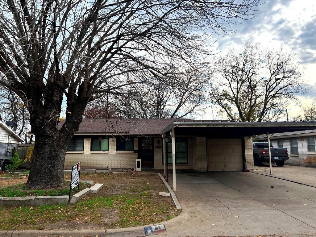 817 W Barron Avenue - Photo 5