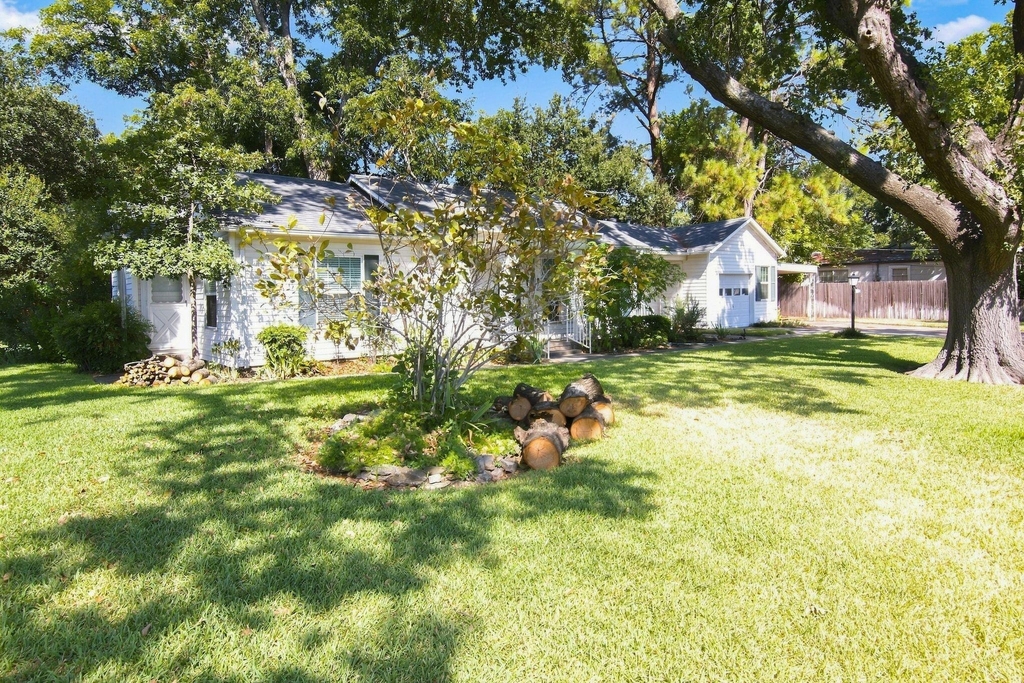 603 Merritt Street - Photo 2