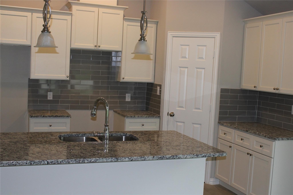 1009 E Cannon Street - Photo 8