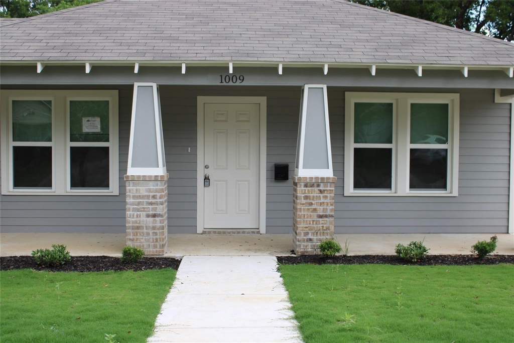 1009 E Cannon Street - Photo 2