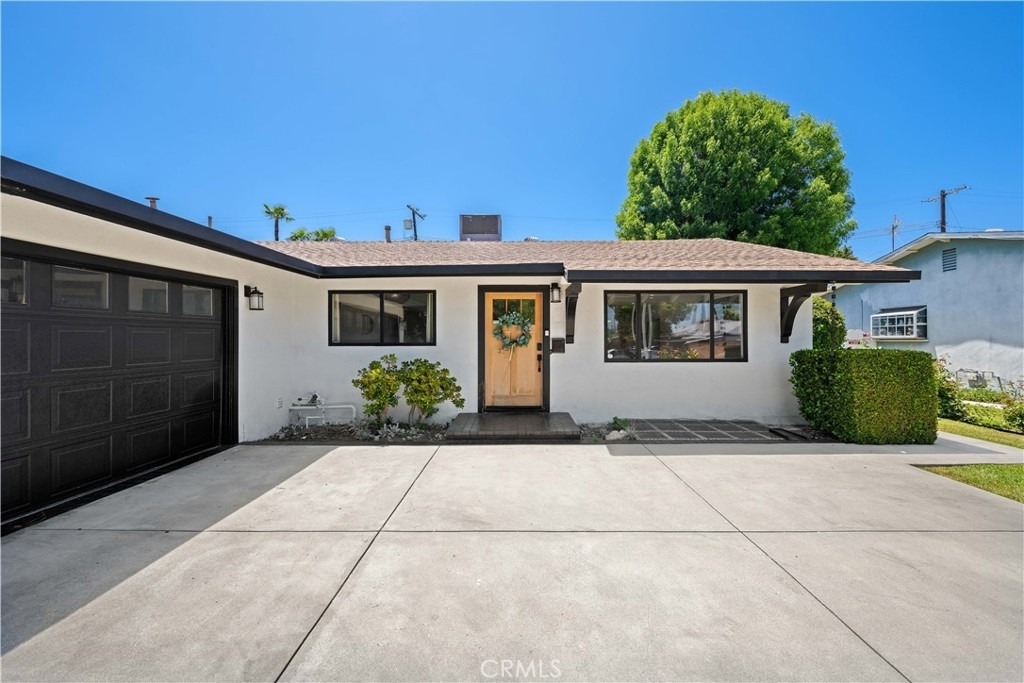 6709 Sheltondale Avenue - Photo 0