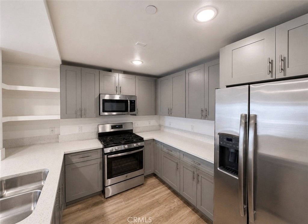 1025 S Berendo Street - Photo 3