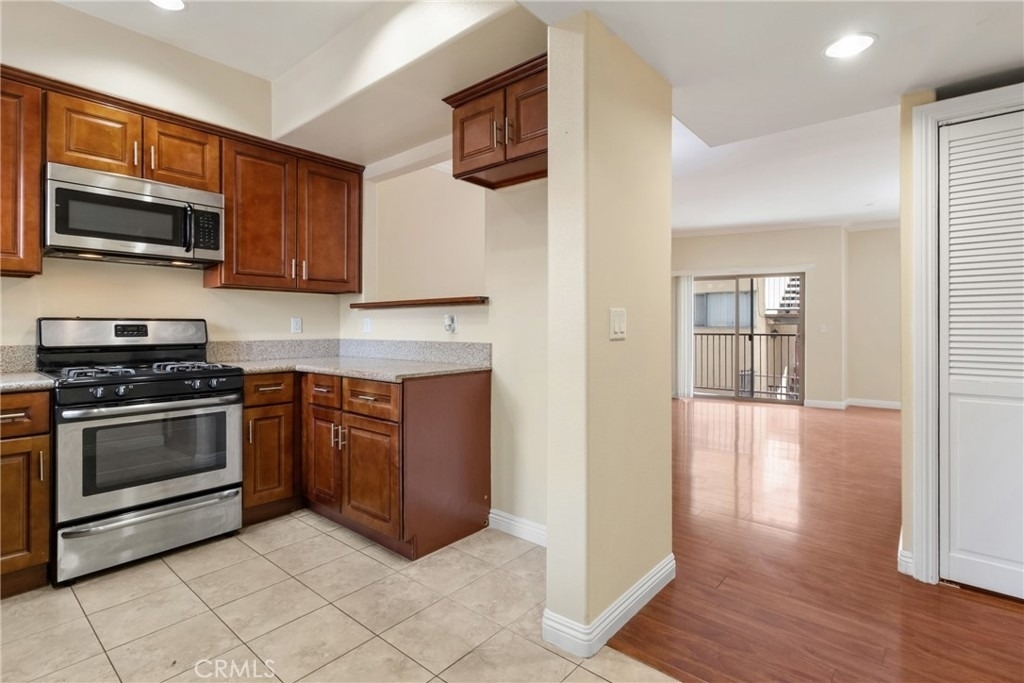 15435 Vanowen Street - Photo 7