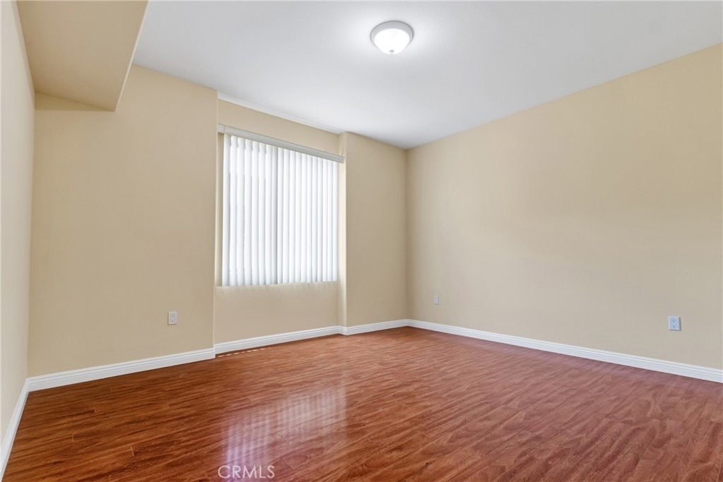 15435 Vanowen Street - Photo 16