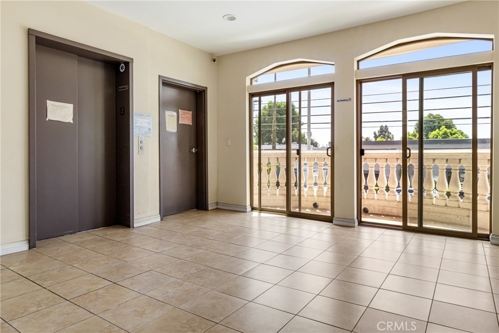 15435 Vanowen Street - Photo 3